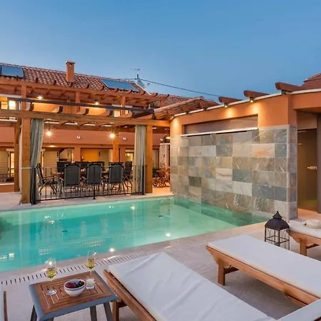 Βίλα Renovated Luxury Styled With Amazing Pool *